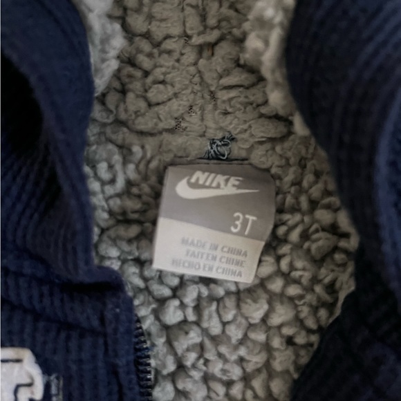 Nike kids super soft hoodie sweatshirt - Picture 3 of 8